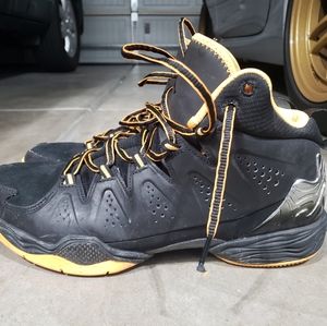Jordan Melo M10 Black/Atomic Mango